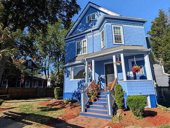 2nd image of 74 Sydney St #2
