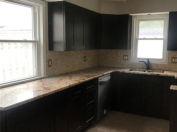 5th image of 2079 Miramar Blvd