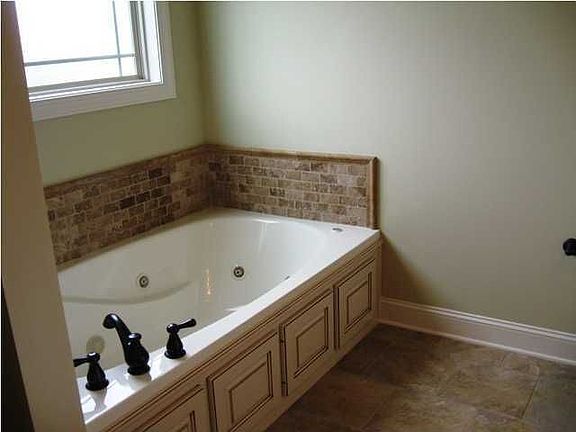 3rd image of 4525 Sweetberry Ln