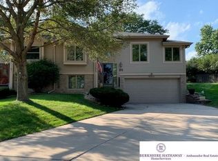 15528 Mason Cir, Omaha, NE 68154