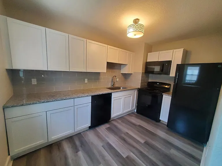 304 S Hydraulic St #1 — Photo 6