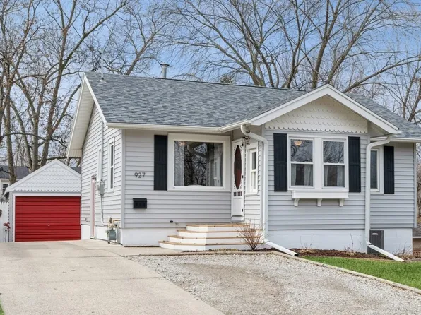 927 W 2nd St S, Newton, IA 50208