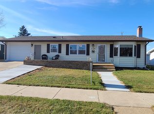 2104 Northridge Dr, Bismarck, ND 58501