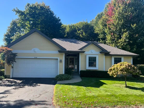 3364 Canterbury Ct, Saint Joseph, MI 49085
