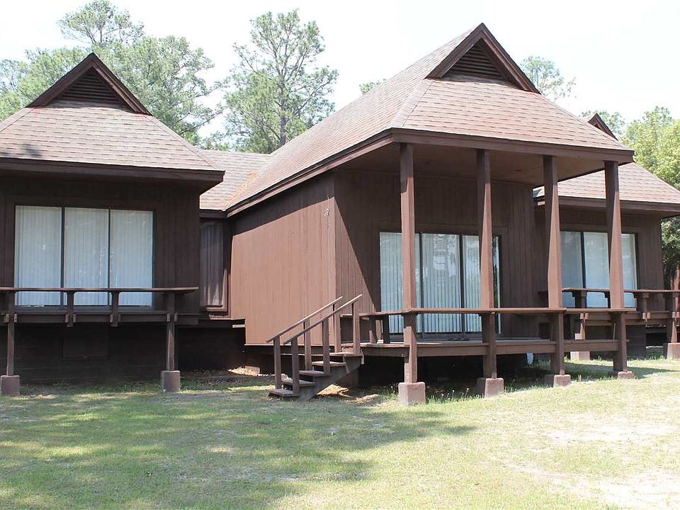 1st image of 236 Country Club Dr