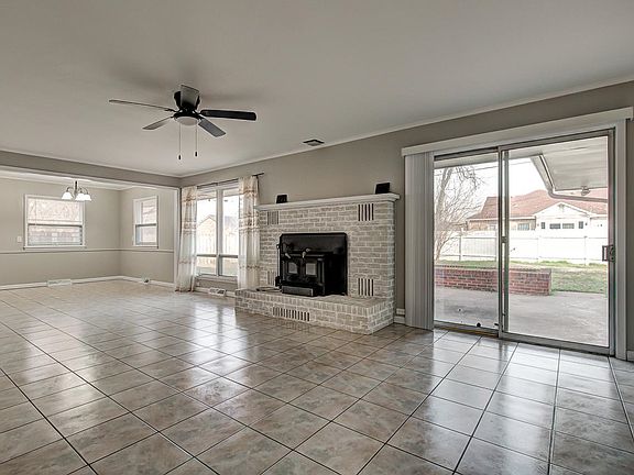 3rd image of 1014 Ramona Dr