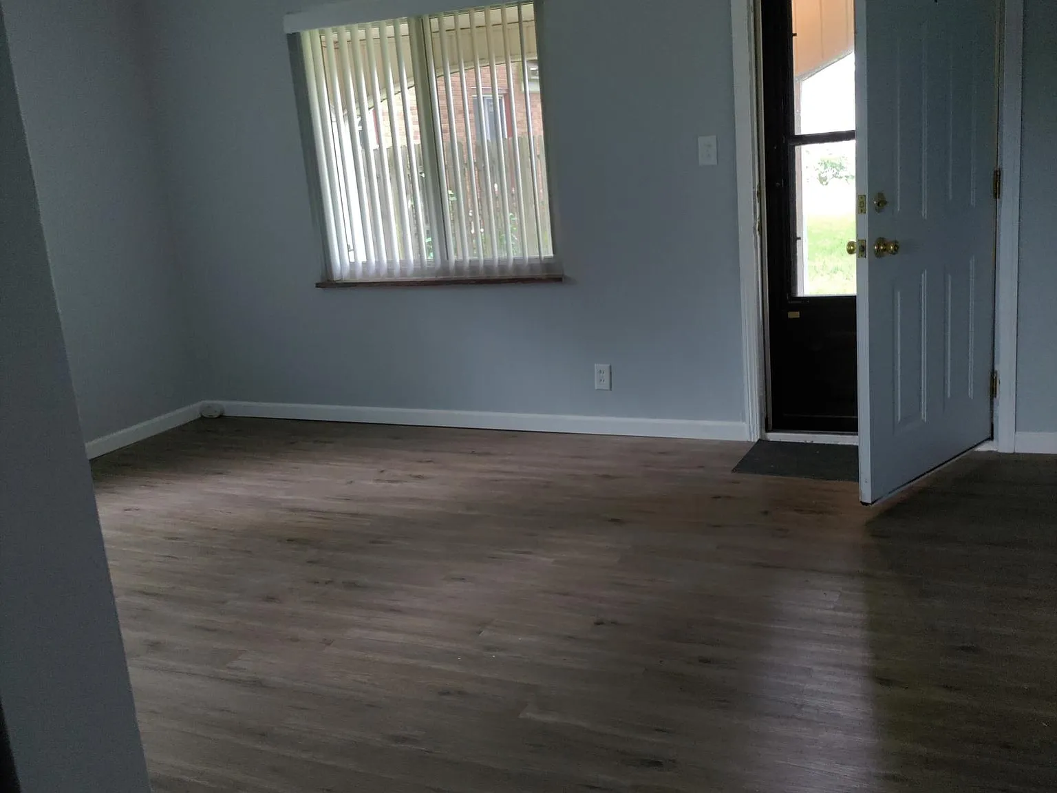 9887 Pardee Rd — Photo 2
