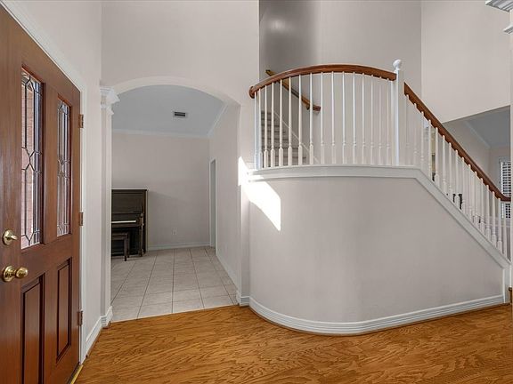 5th image of 8117 Sun Meadows Ct