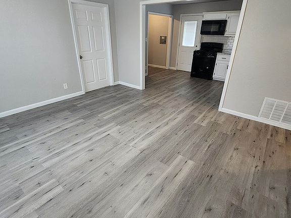 3rd image of 205 Waverly Dr