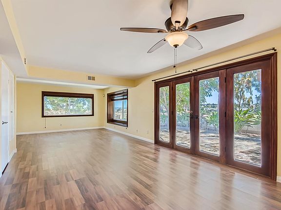 4th image of 600 Sheffield Ct Unit 17