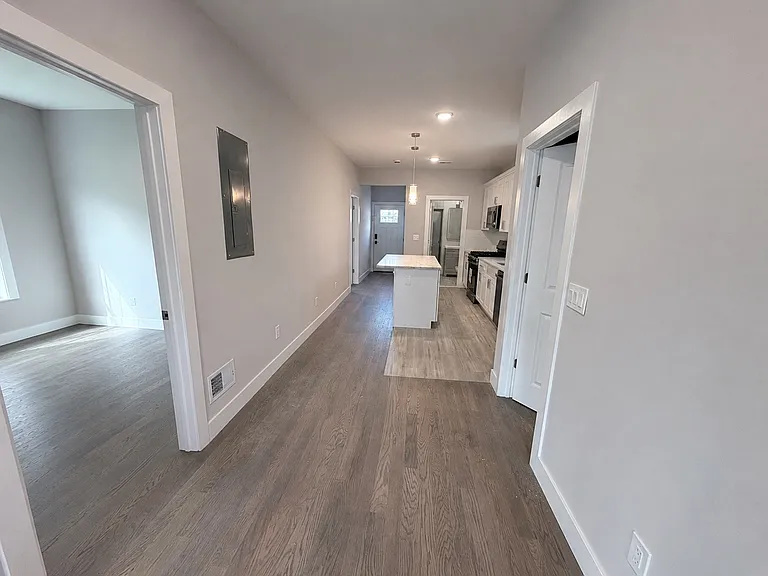 27 Blakely Pl #1 — Photo 3