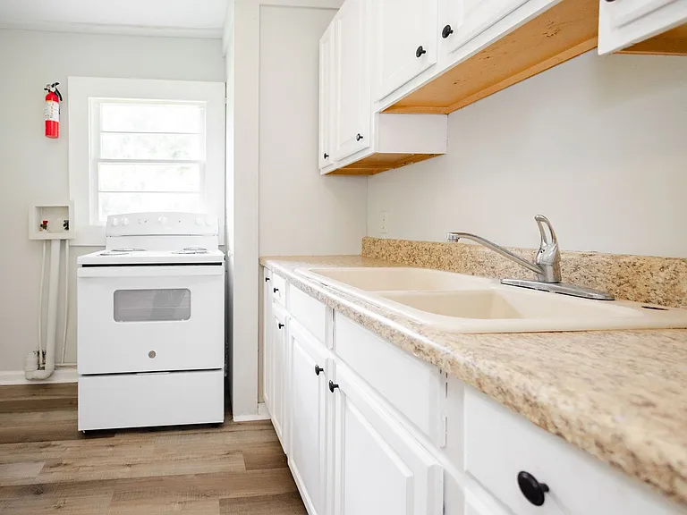4170 Palace Ave — Photo 14