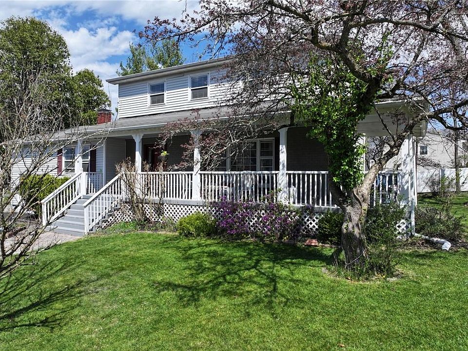 1st image of 20 Woodview Avenue