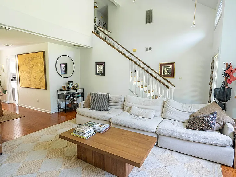 3724 Longchamp Cir — Photo 6