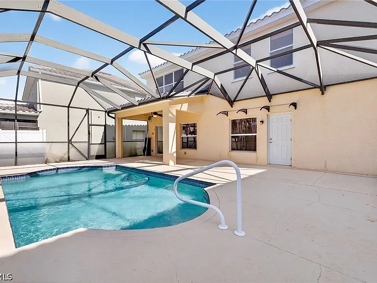 2858 Via Campania St — Photo 35