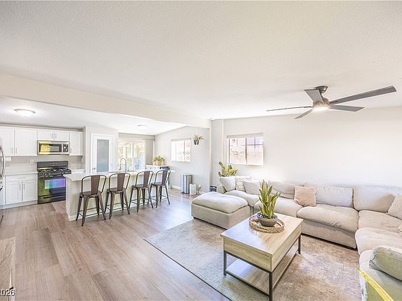 3rd image of 1615 Flower Ave