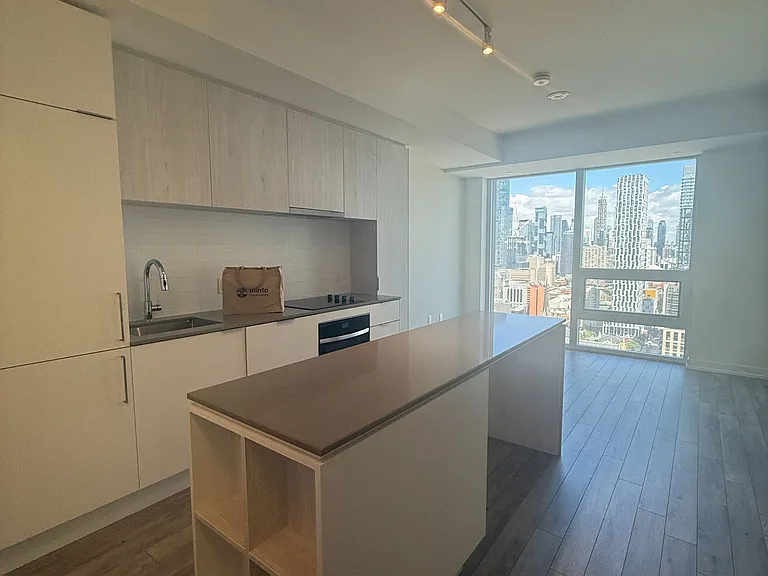 89 Church St #3804 — Photo 2