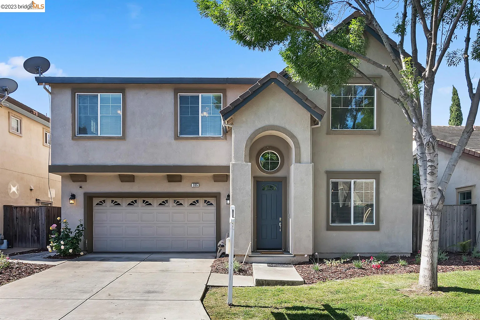 335 Foxglove St photo 1