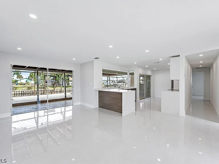1729 Cascade Way — Photo 4