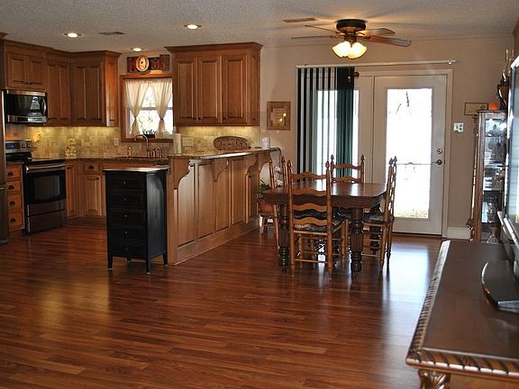 4th image of 203 Northshore Dr