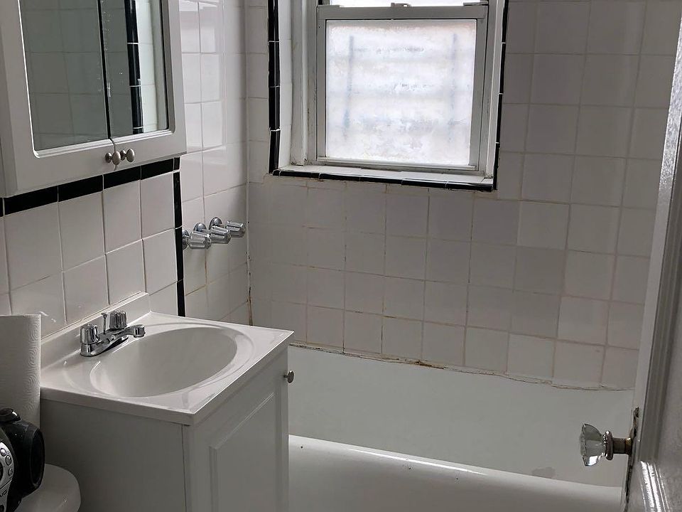 1st image of 44 Park Ave #0