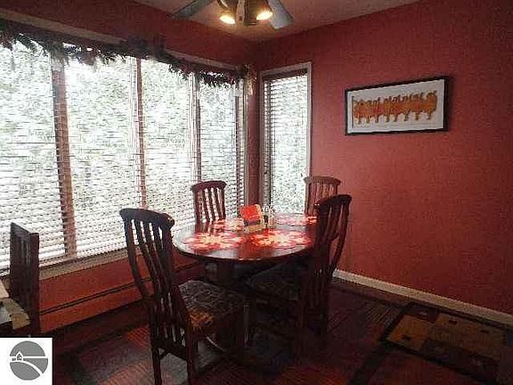 3rd image of 6629 Franklin Woods Dr