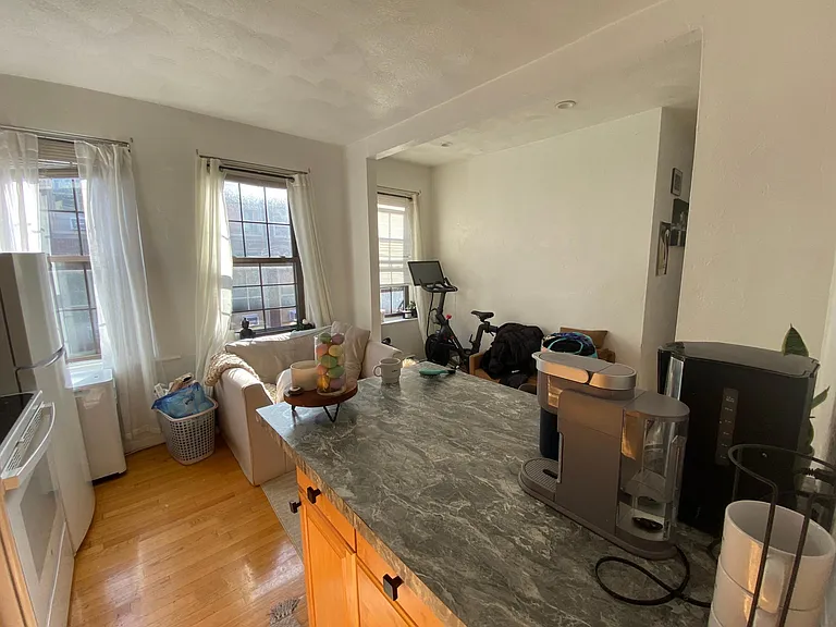 9 Charter St #3 — Photo 6