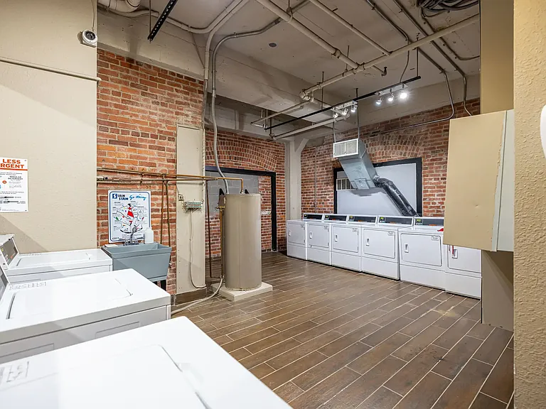 Park Lofts — Photo 8