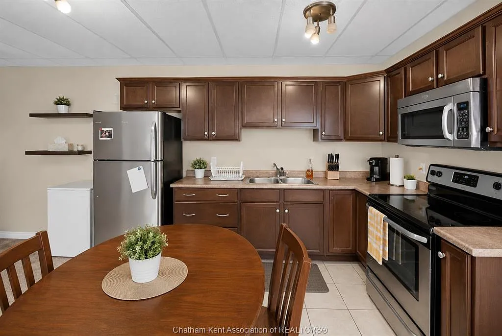 2 bed, $1,700 — Photo 4