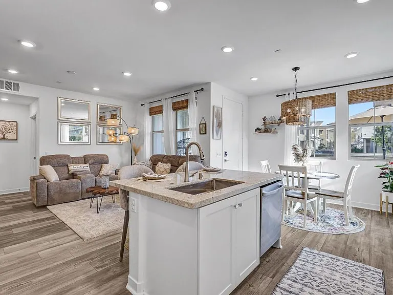 1401 Lasso Way #105 — Photo 3