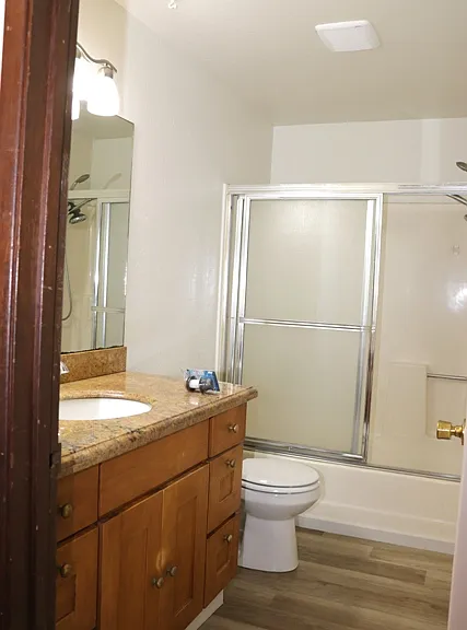 Full bath upstairs