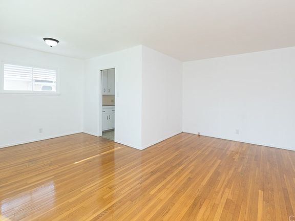 4th image of 21421 Ladeene Ave
