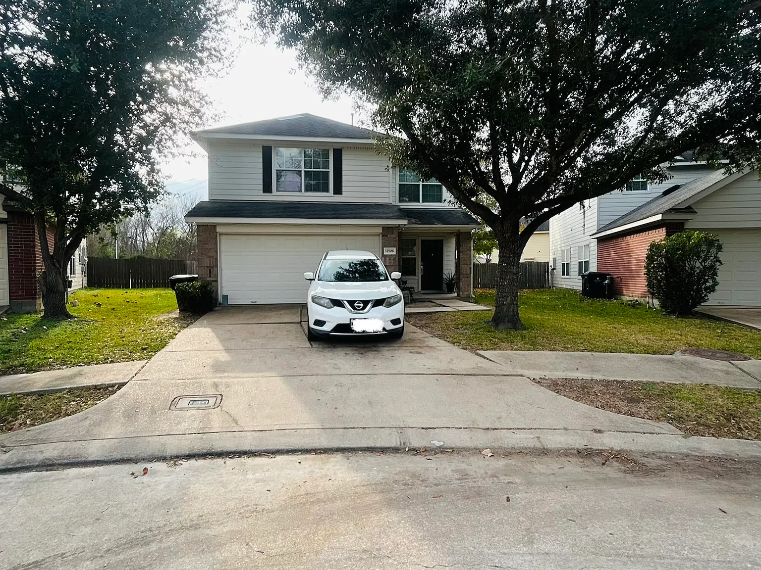 4 bed, 2.5 bath, 2220 sqft, $2,700 — Photo 2