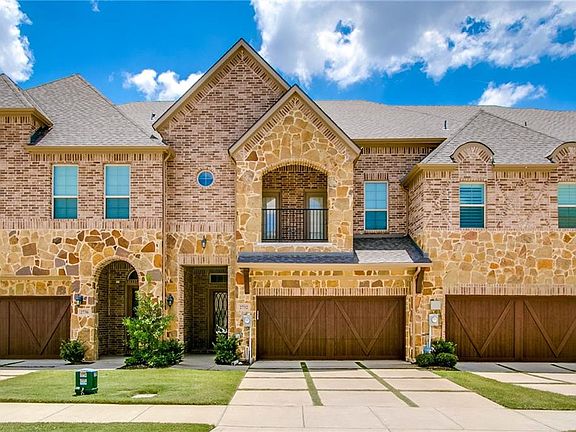 3rd image of 2732 Cedar Elm Dr