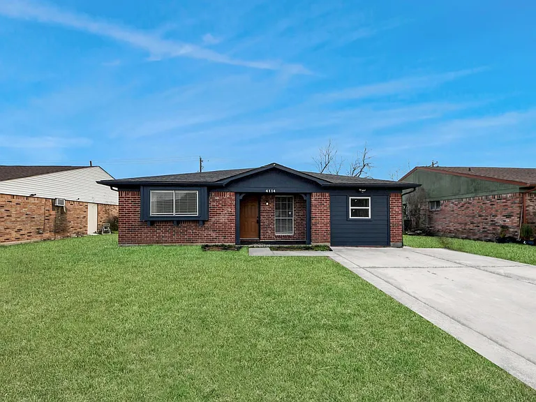4114 Fairgreen Ln — Photo 3