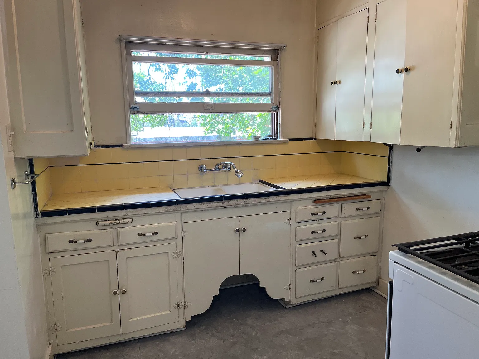 2 bed, 1100 sqft, $1,995 — Photo 3