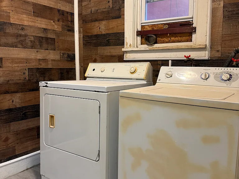 605 W Norwegian St #1 — Photo 5