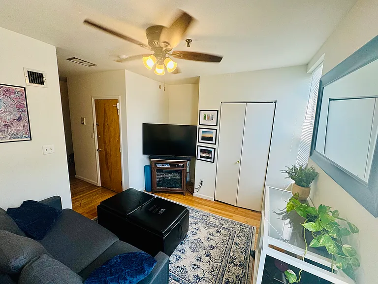 255 6th St #8 — Photo 4