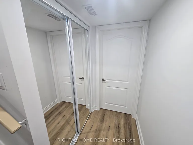 458 Bergamot Ave #BASEMENT — Photo 24