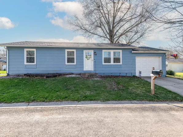 14 Paddock Ln, Glen Carbon, IL 62034