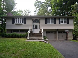 19 Dunster Rd, Mount Kisco, NY 10549