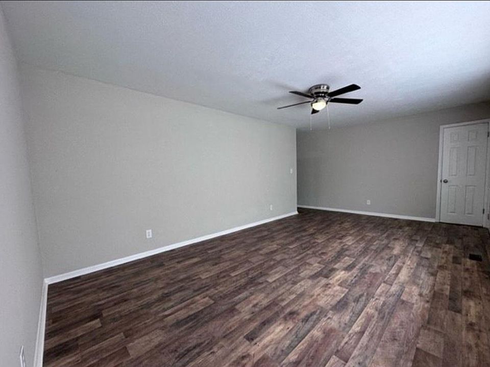 1st image of 837 Brighton Rd