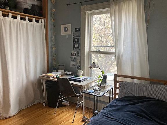 5th image of 2610 Emerson Ave S #2