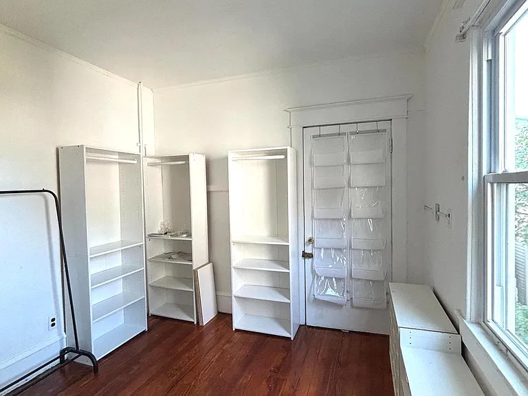 14 Simpson Ave — Photo 10