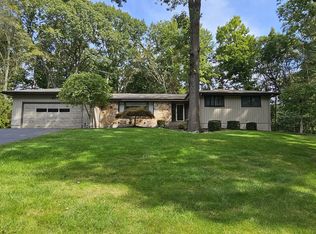 27 Wisteria Dr, Trumbull, CT 06611