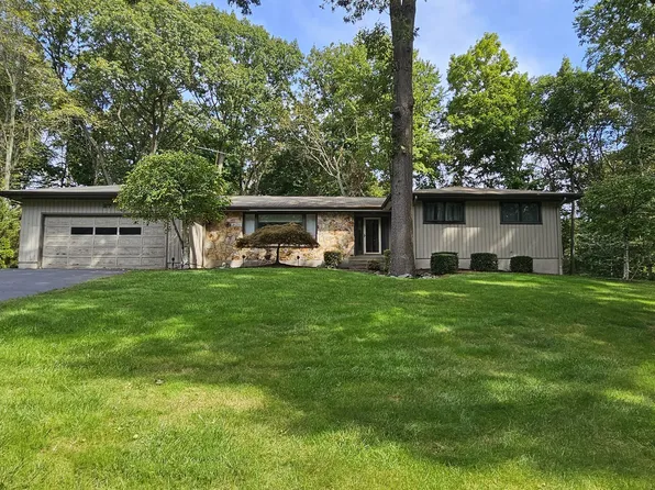 27 Wisteria Drive, Trumbull, CT 06611