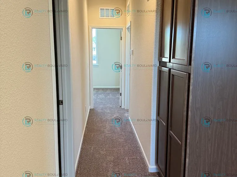 1013 Middle Gate Rd — Photo 12