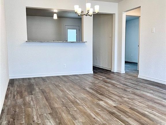4th image of 222 Dolphin Dr