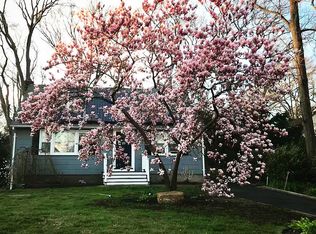 23 Edgewood Pl, Huntington Station, NY 11746