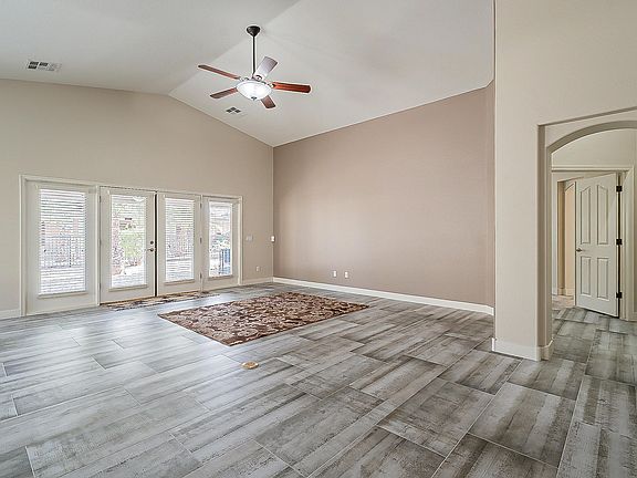 4th image of 146 S Lucia Ln
